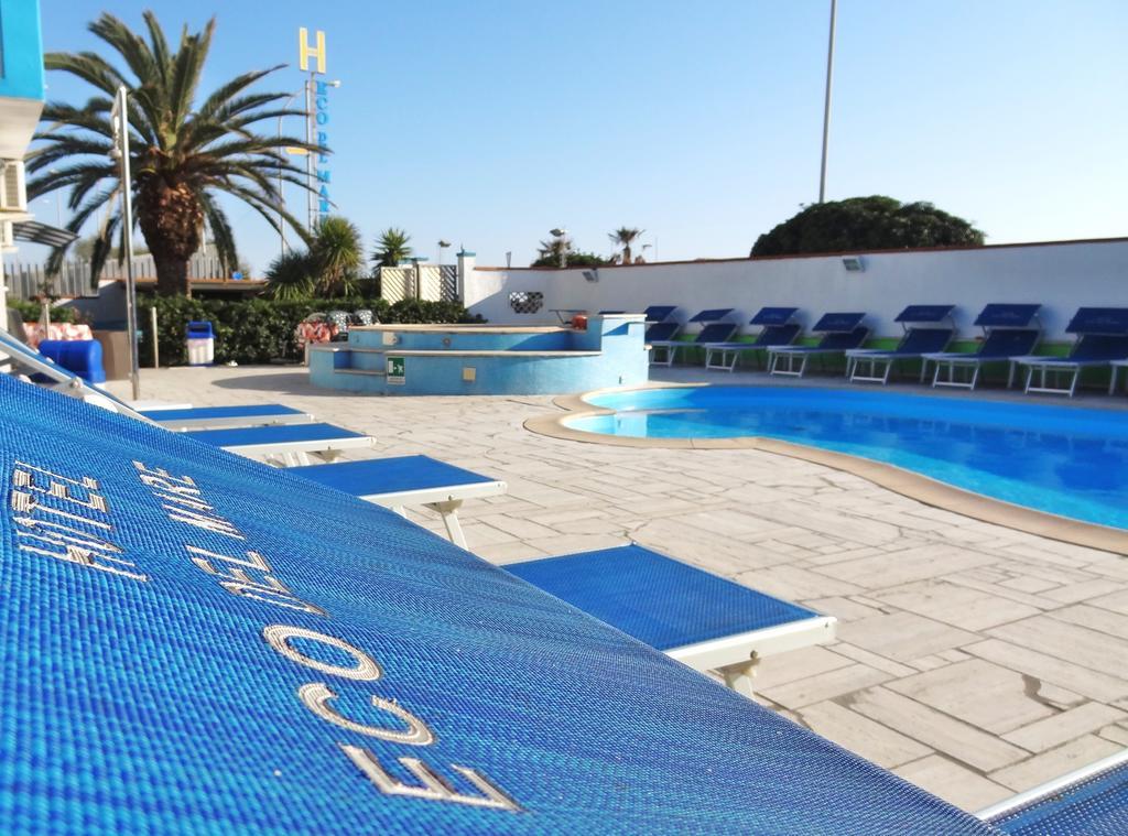 Hotel Eco Del Mare Marina di Massa Exteriör bild