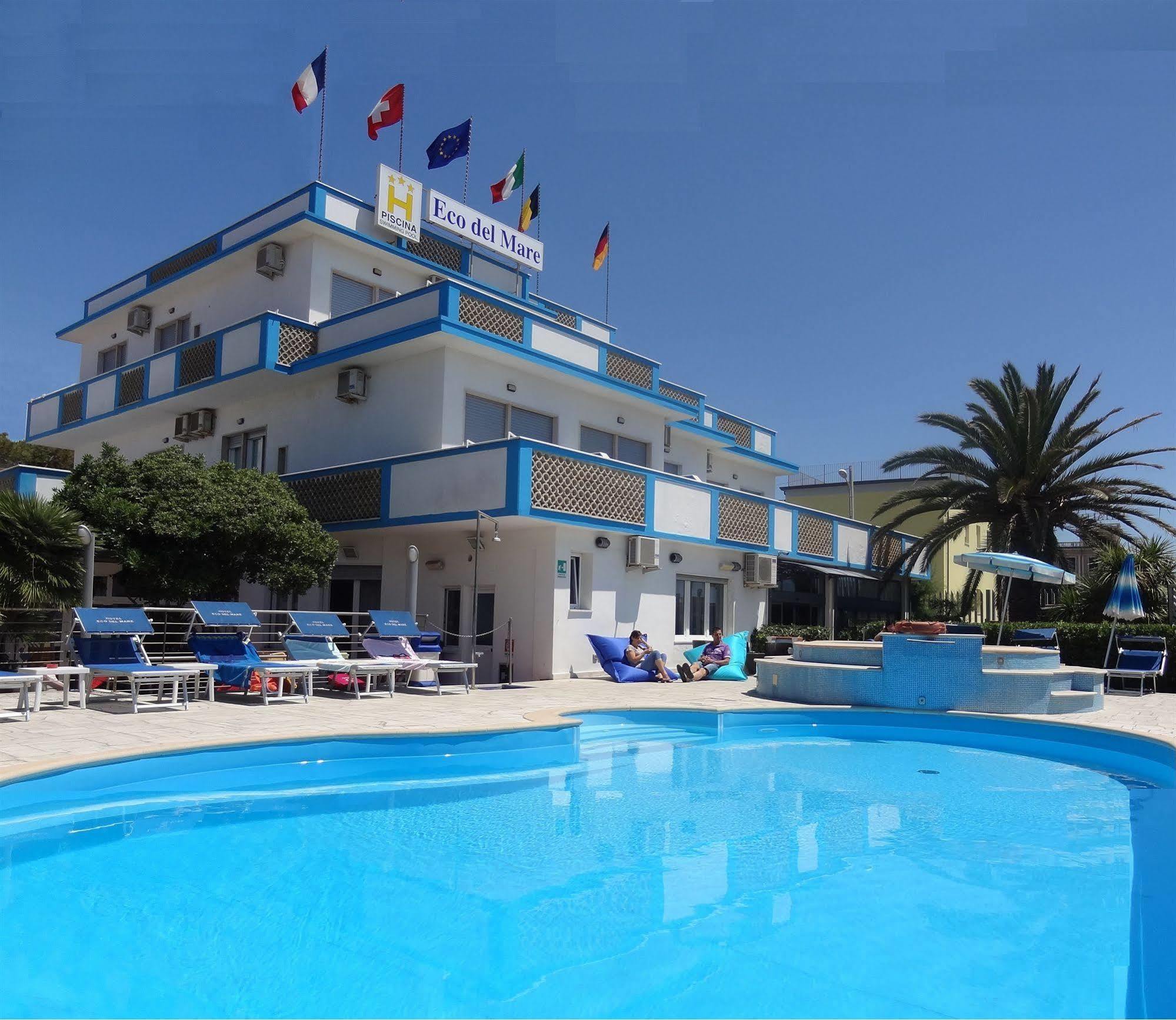 Hotel Eco Del Mare Marina di Massa Exteriör bild