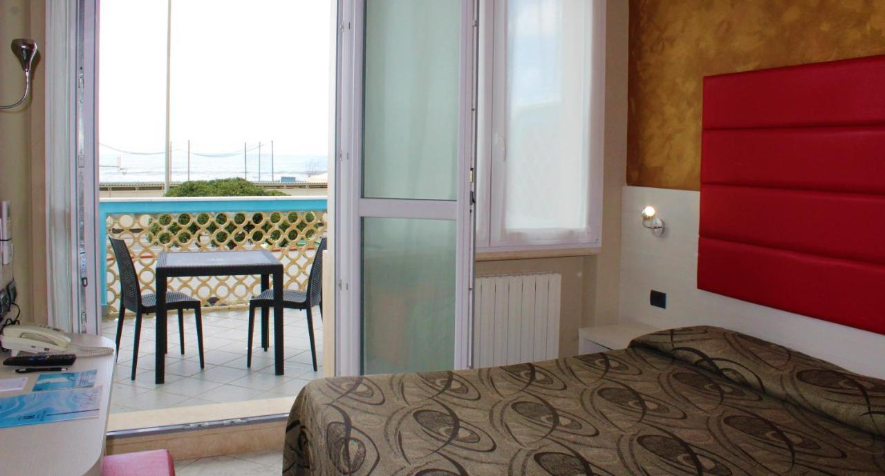 Hotel Eco Del Mare Marina di Massa Exteriör bild